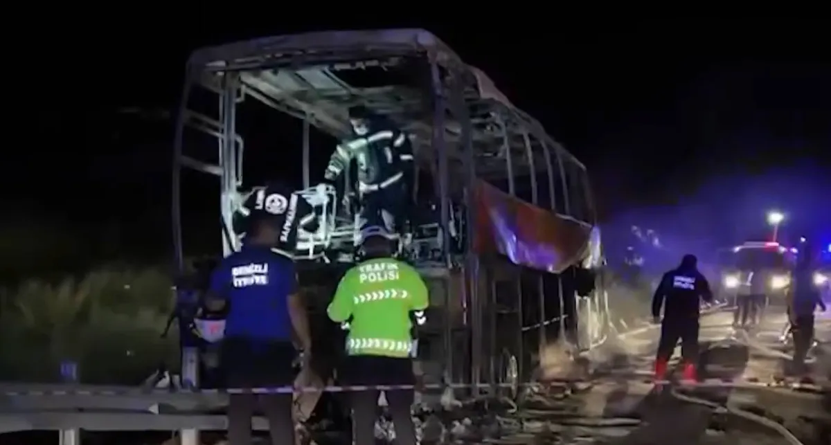 Nyolc életet követelt a törökországi buszbaleset