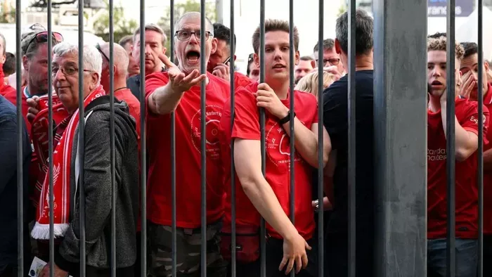 A BL-döntő után csukták le a francia elnököt
