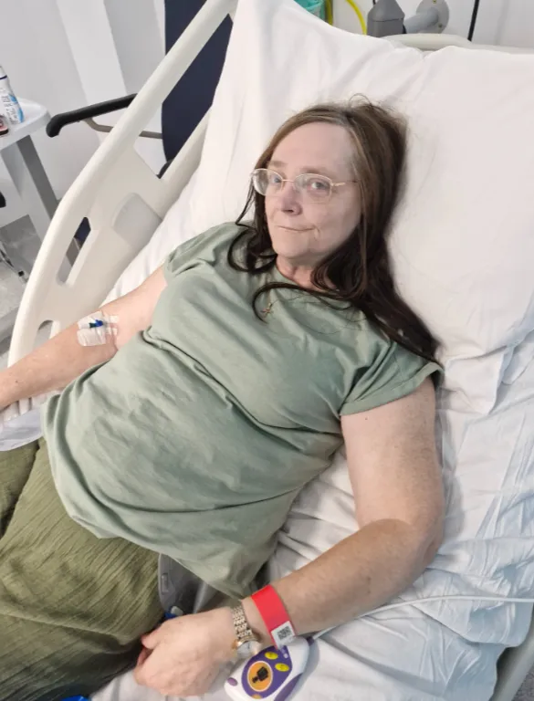 Bélrák miatt vesztette el fogait Karen