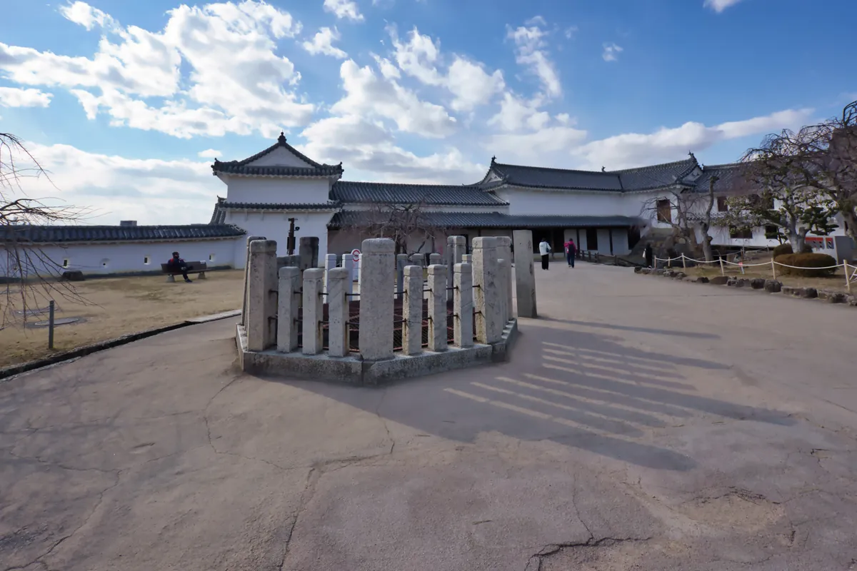 Okiku-kút, Himedzsi várkastély, Japán