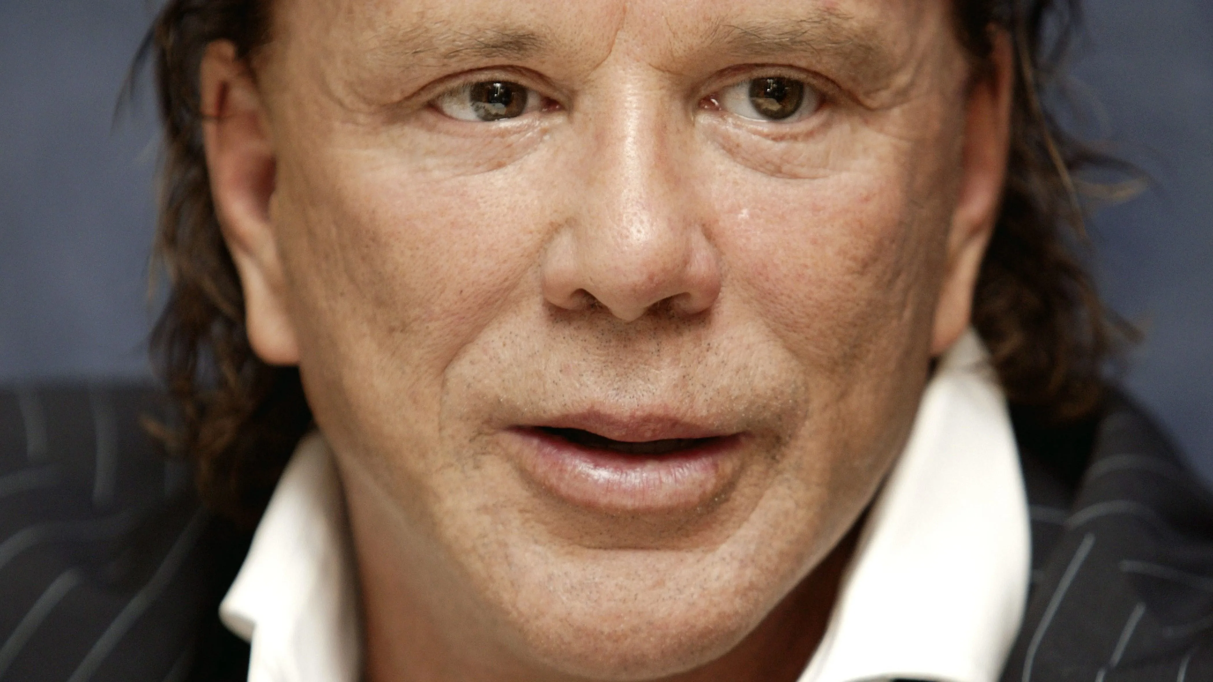 Sokkoló fotók, Mickey Rourke fogatlanul jelent meg