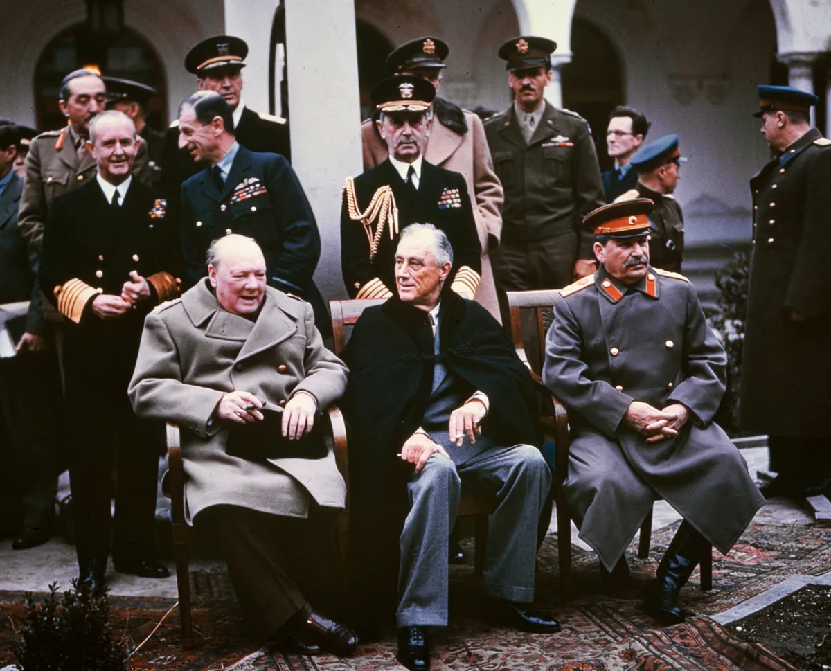 Történelmi kvíz a második világháború eseményeiről, mint a képen látható jaltai konferenciáról.