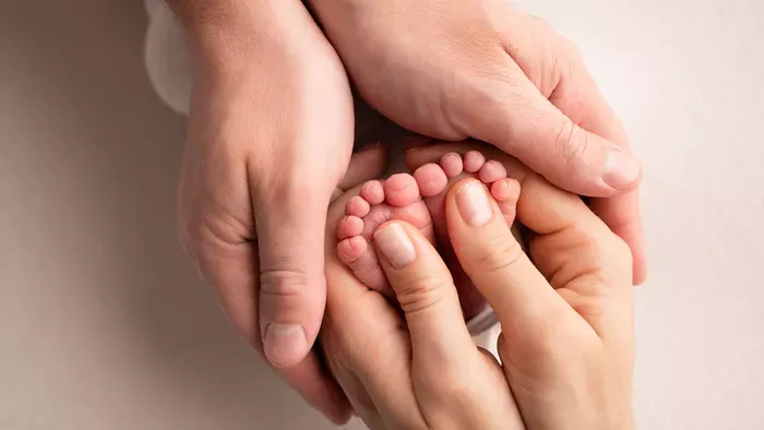 Összeomlott az anya: halálos kór támadta meg a fiát