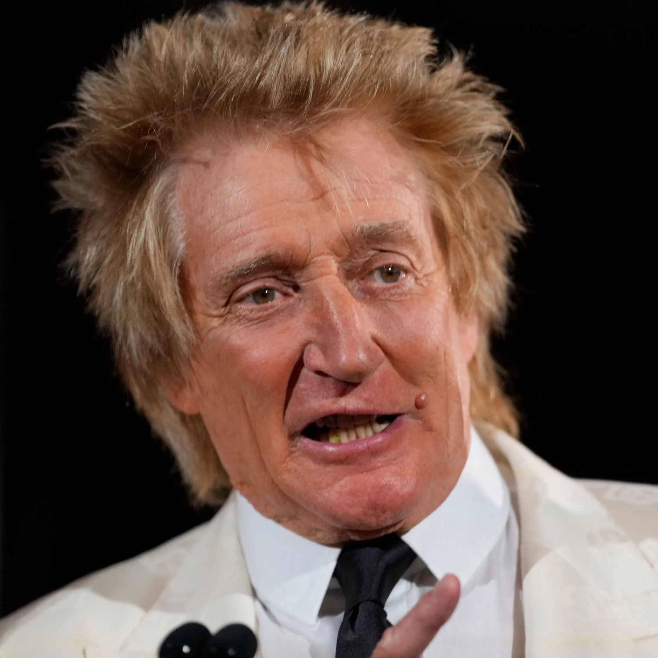 "A fiúkért tettem" – Rod Stewart megszólalt lemondott koncertje után: ezért partizott a világbajnokságon