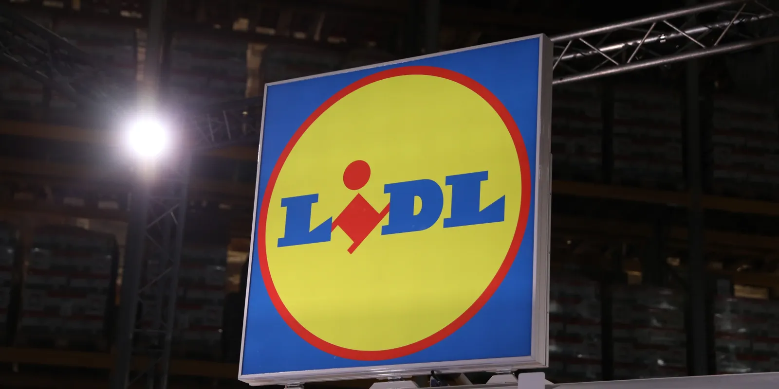 Fertőzést okozó baktérium miatt hív vissza szalámit a Lidl