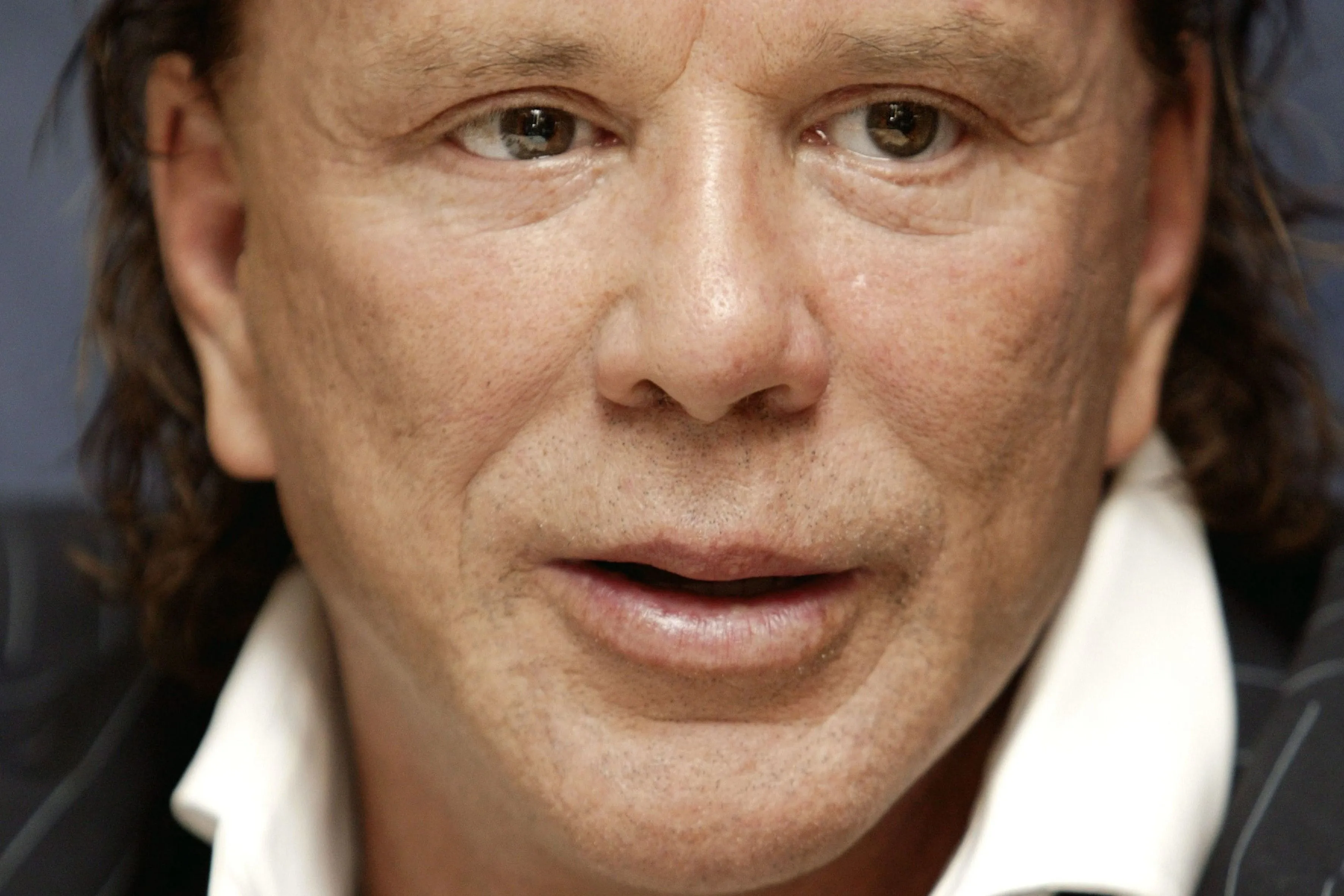 Sokkoló fotók, Mickey Rourke fogatlanul jelent meg