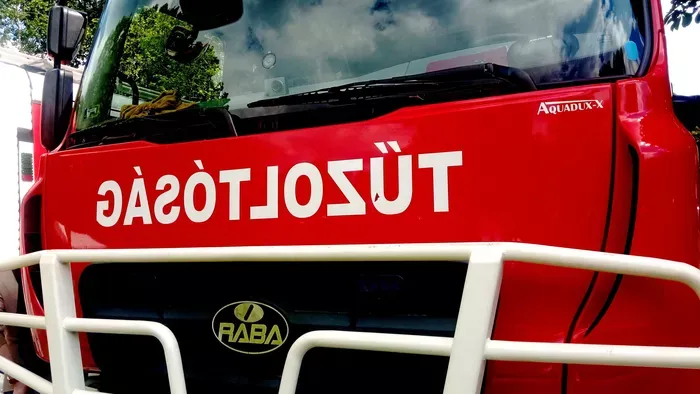 Hatalmas baleset Vácnál: busz és autó karambolozott