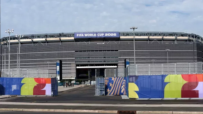 Üres stadionokkal fenyeget a foci-vb