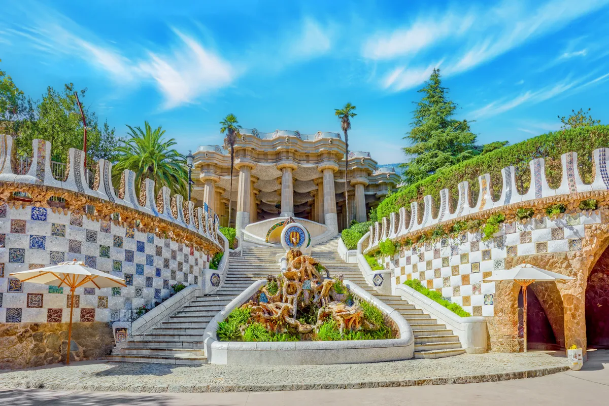 A barcelonai Güell Park egyik lépcsősora. 