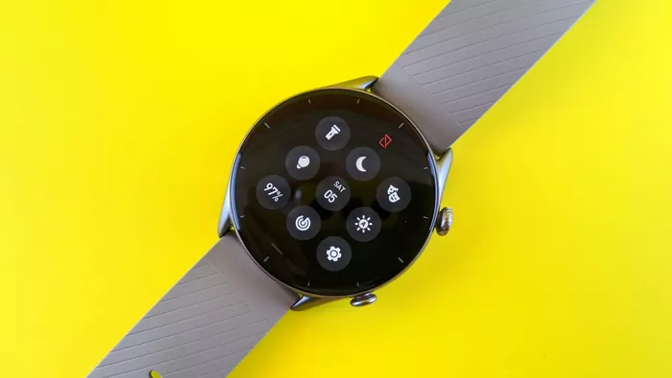 Érdekes bemutatkozás: nem mindennapi helyen találtak rá a Google még meg nem jelent okosórájára