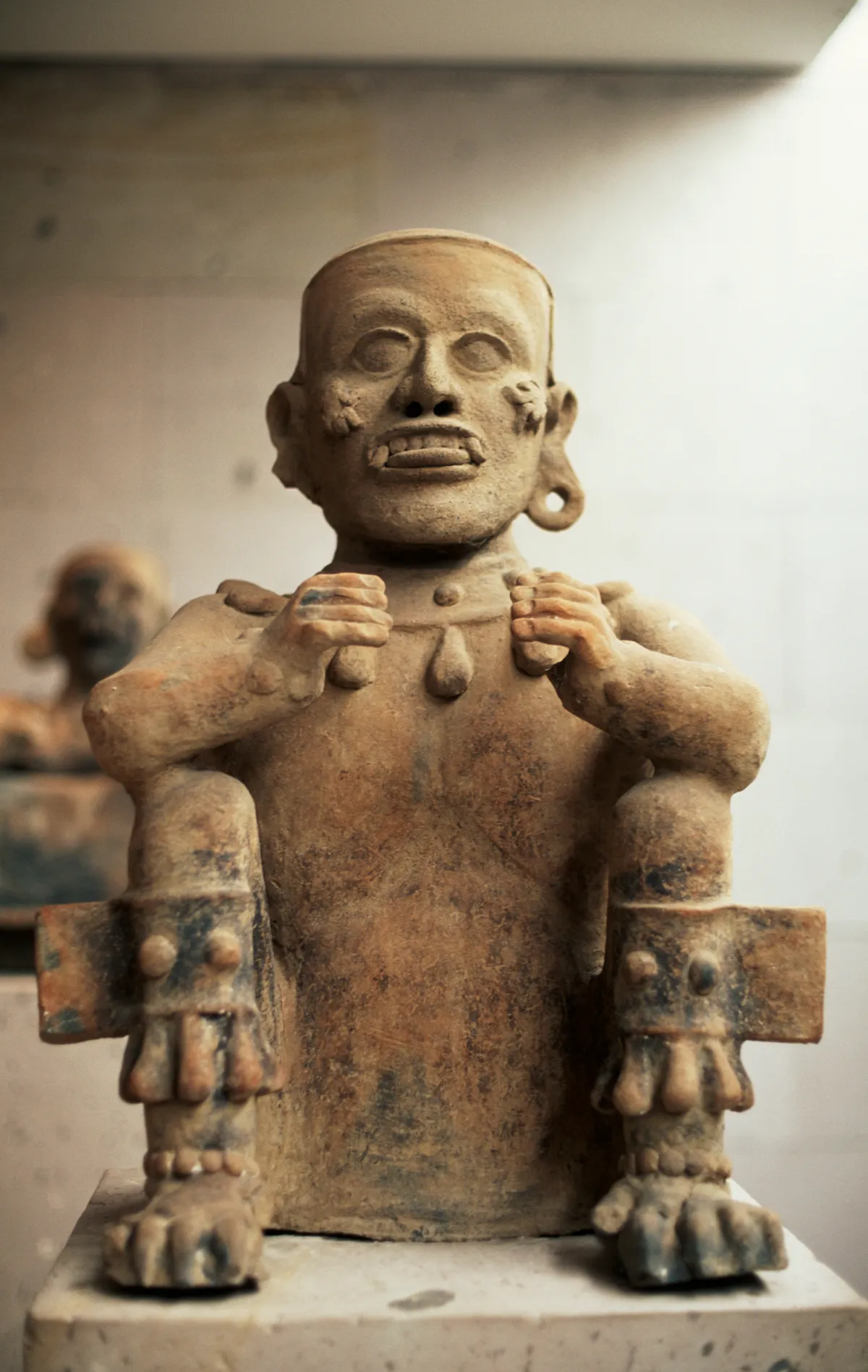 Tlaloc szobra a régi tárgyak közé tartozik
