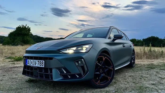 Cupra Leon Sportstourer teszt: családi kombi sportos oldala