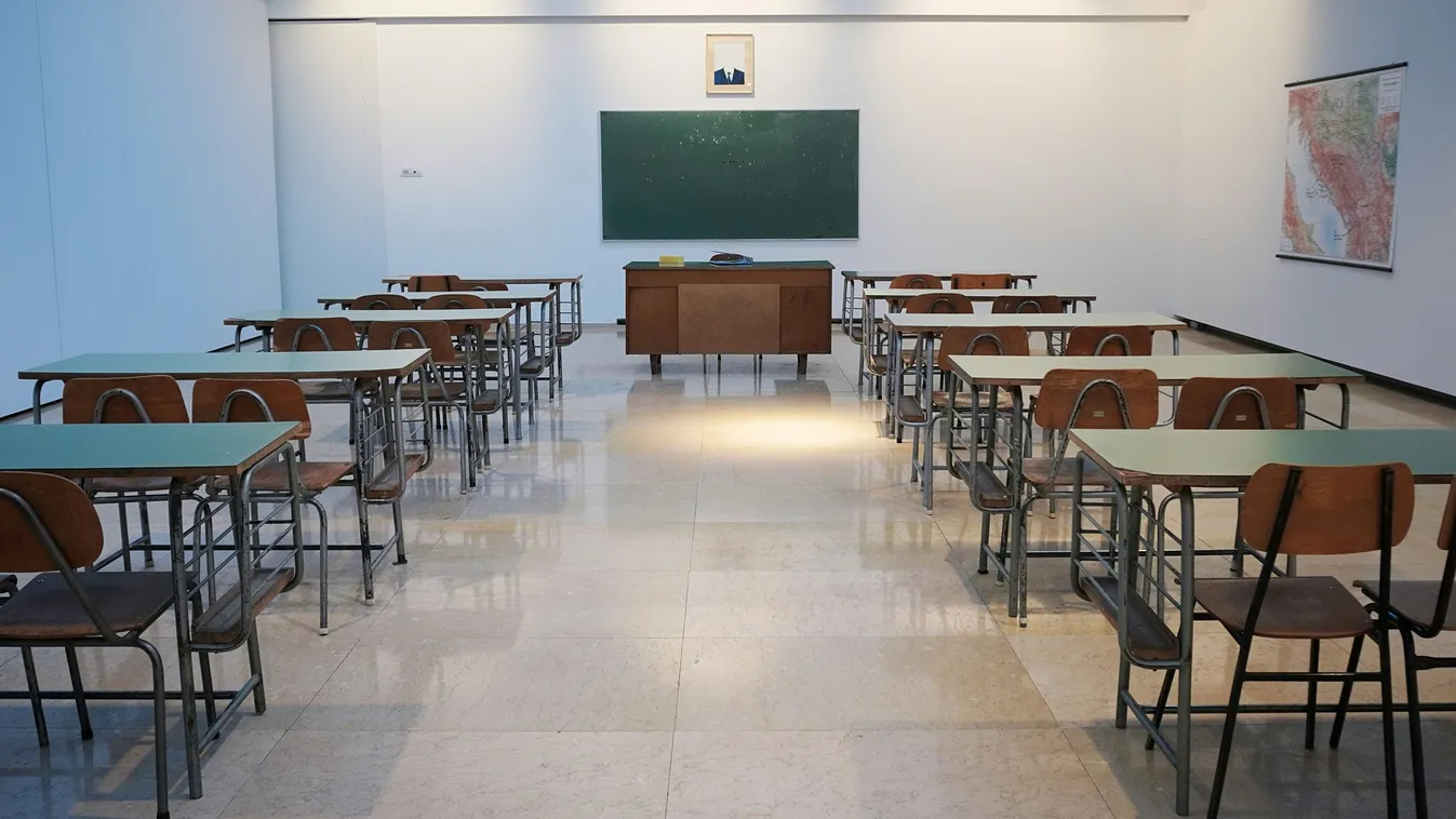 Diákjától esett teherbe a tanárnő: meg is szülte közös gyermeküket