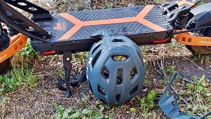 Rollerbaleset a Balatonnál: mentőhelikoptert riasztottak a gyerekhez