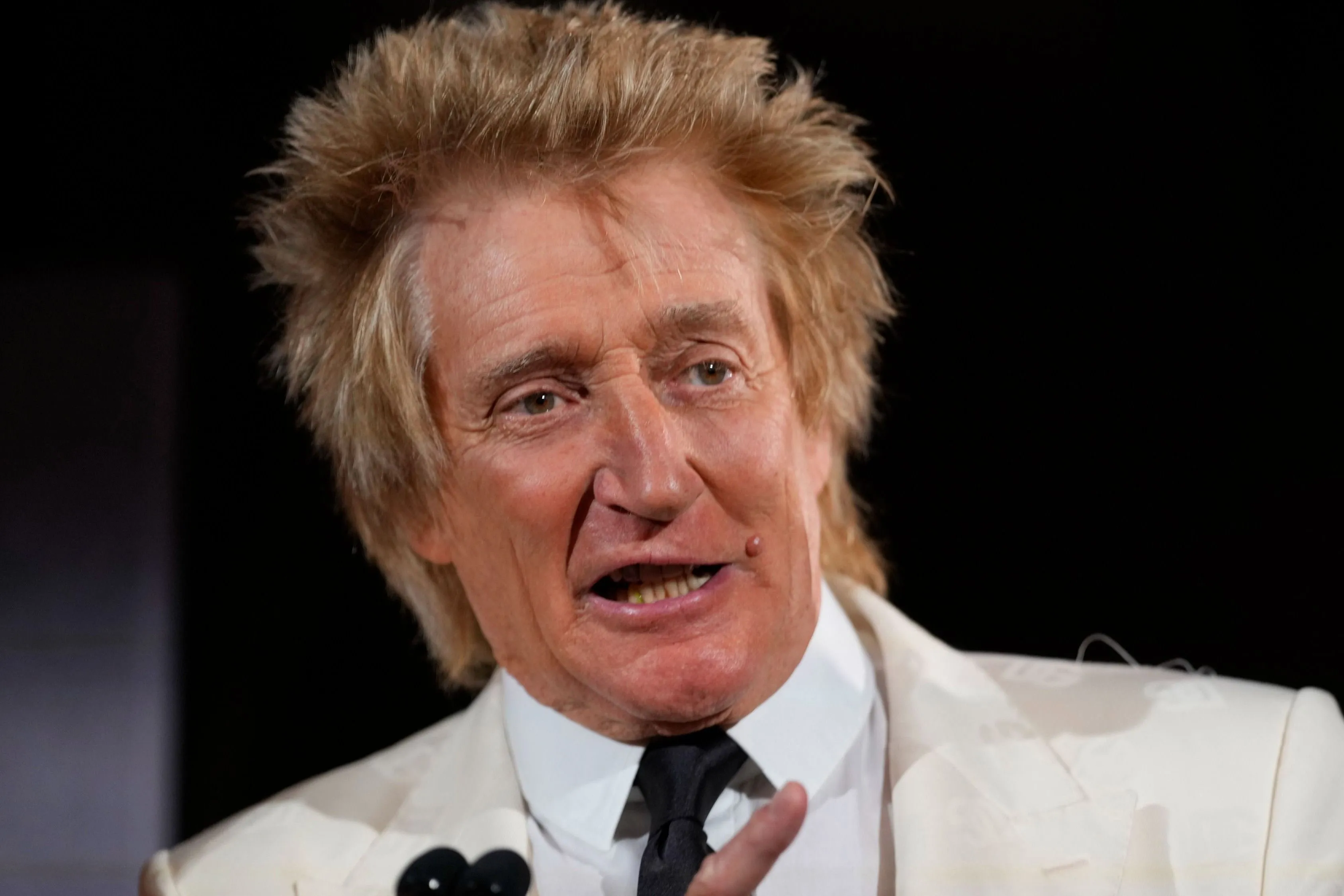Oriási bukta! Rod Stewart lebukott lemondott koncertje után