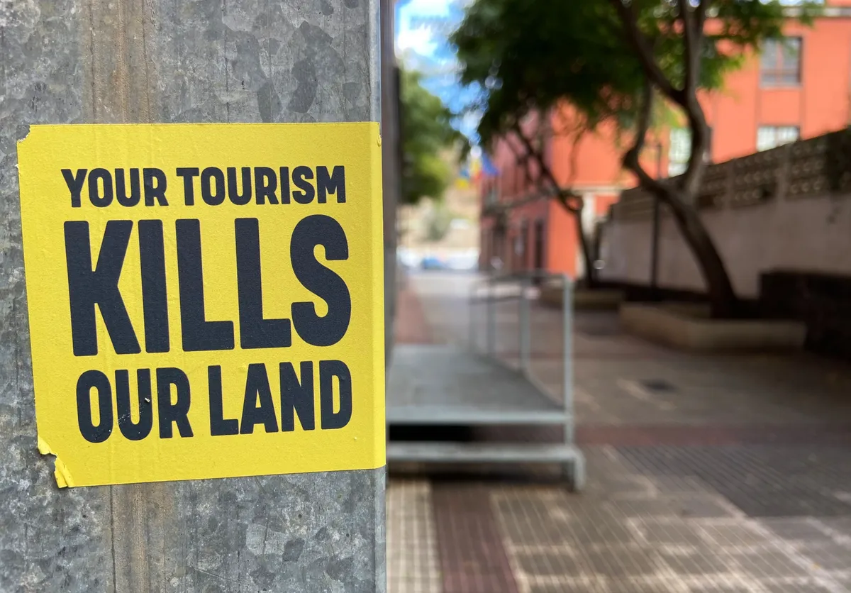 Mallorcai nyaralás tömegturizmus elleni tüntetéssel.