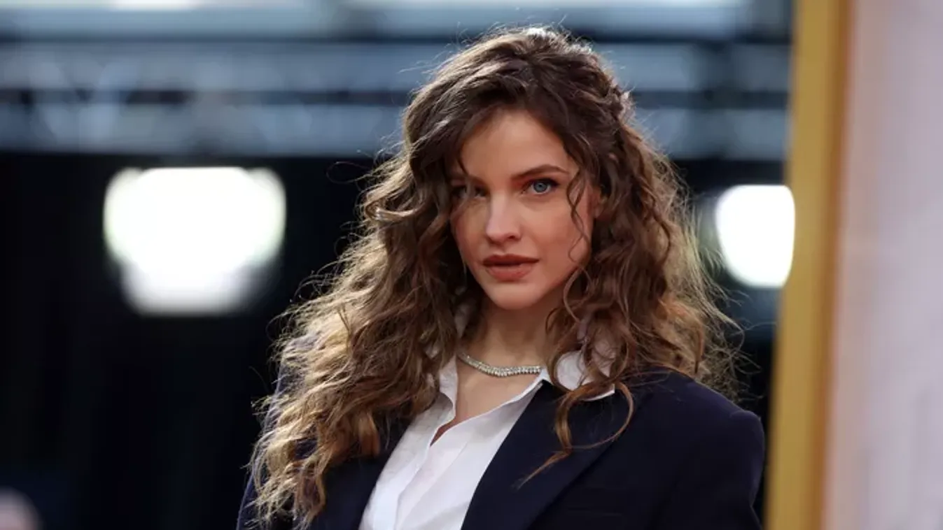 Palvin Barbi babája már a pocakban imádja a focit, különleges képeket posztolt a modell