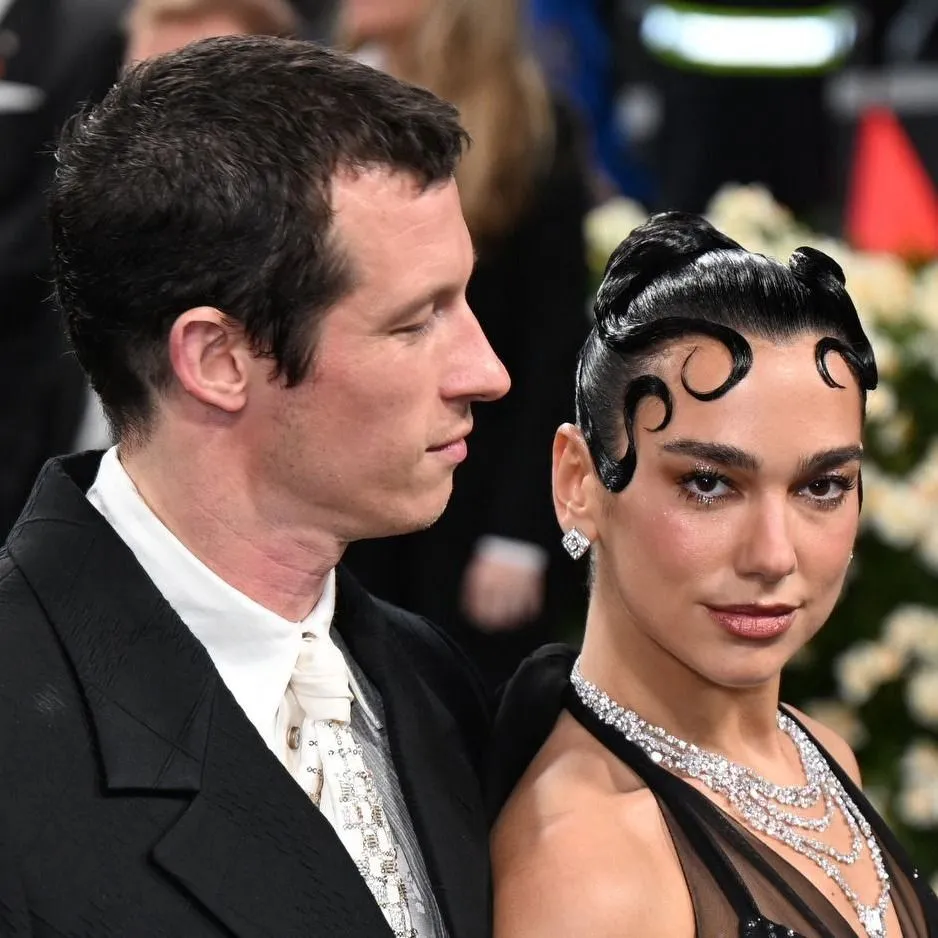Megérkeztek az első képek: ilyen volt Dua Lipa esküvője