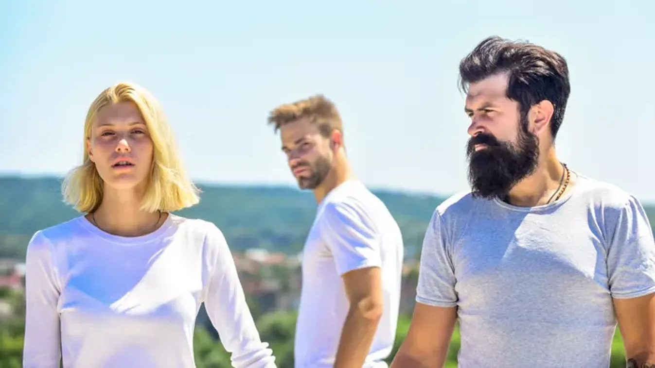 Utálod, ha a pasik megbámulnak? Akkor sose vedd fel ezt a 4 ruhadarabot
