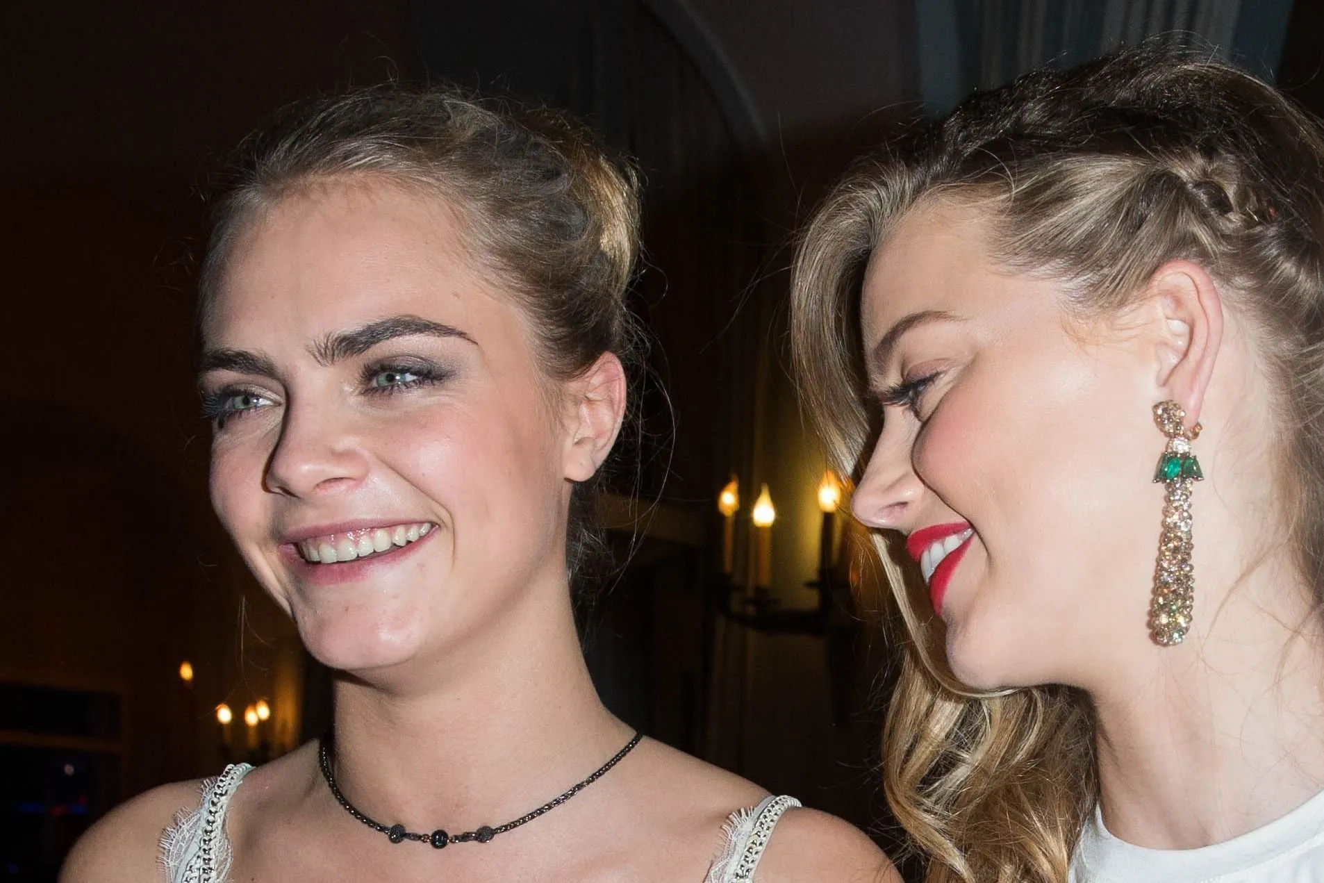 Cara Delevingne kitálalt Amber Hearddel való viszonyáról