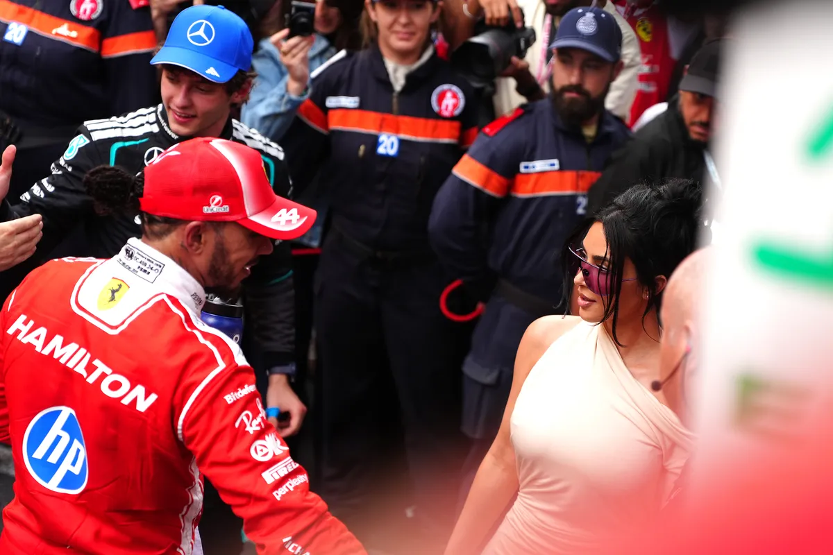 Lewis Hamilton és Kim Kardashian párosa vitte a prímet, pedig Kimi Antonelli (balra, fönt) nyerte a Forma-1 Monacói Nagydíját