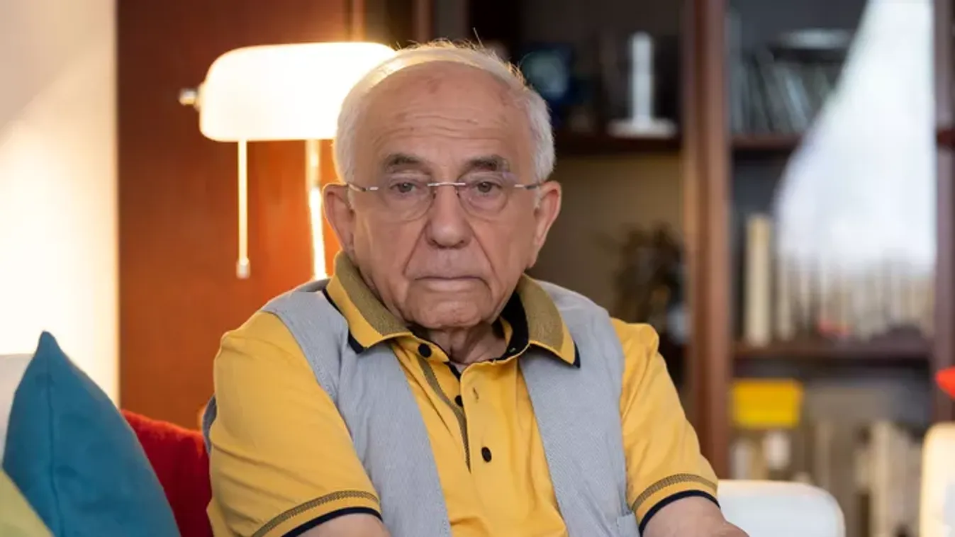 93 évesen is sugárzik a boldogságtól: romantikus fotón Vitray Tamás és felesége