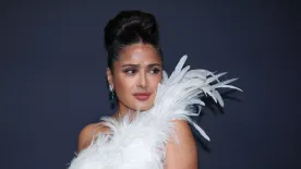 Te jó ég! Fogadjunk, hogy nem ismersz rá Salma Hayekre ezen a 40 éves videón!