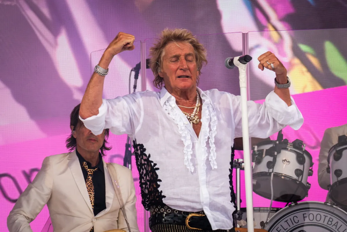 Rod Stewart rosszulléte ellenére is folytatta a koncertet