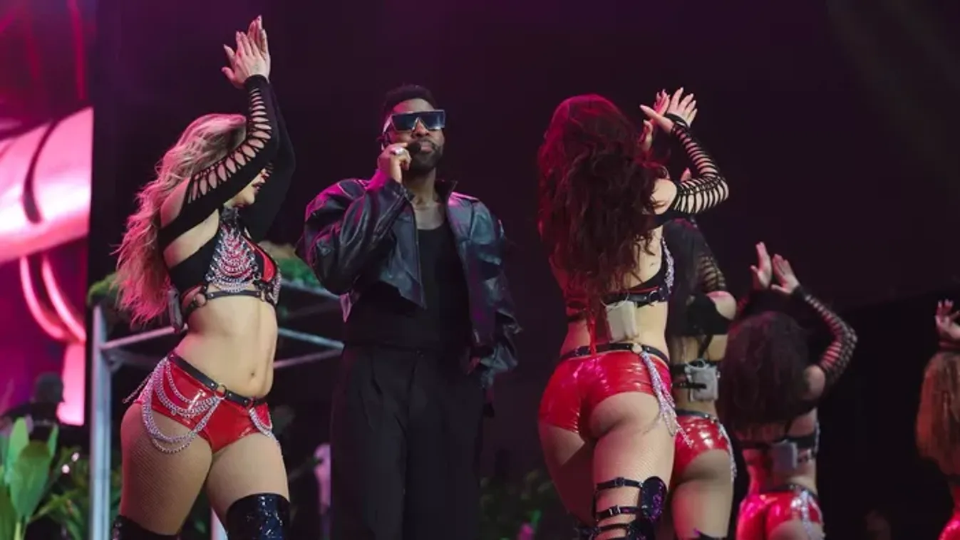 Jason Derulo egy szál trikóra vetkőzve csinált olyan show-t a Budapest Parkban, amire nincsenek szavak! – Galéria