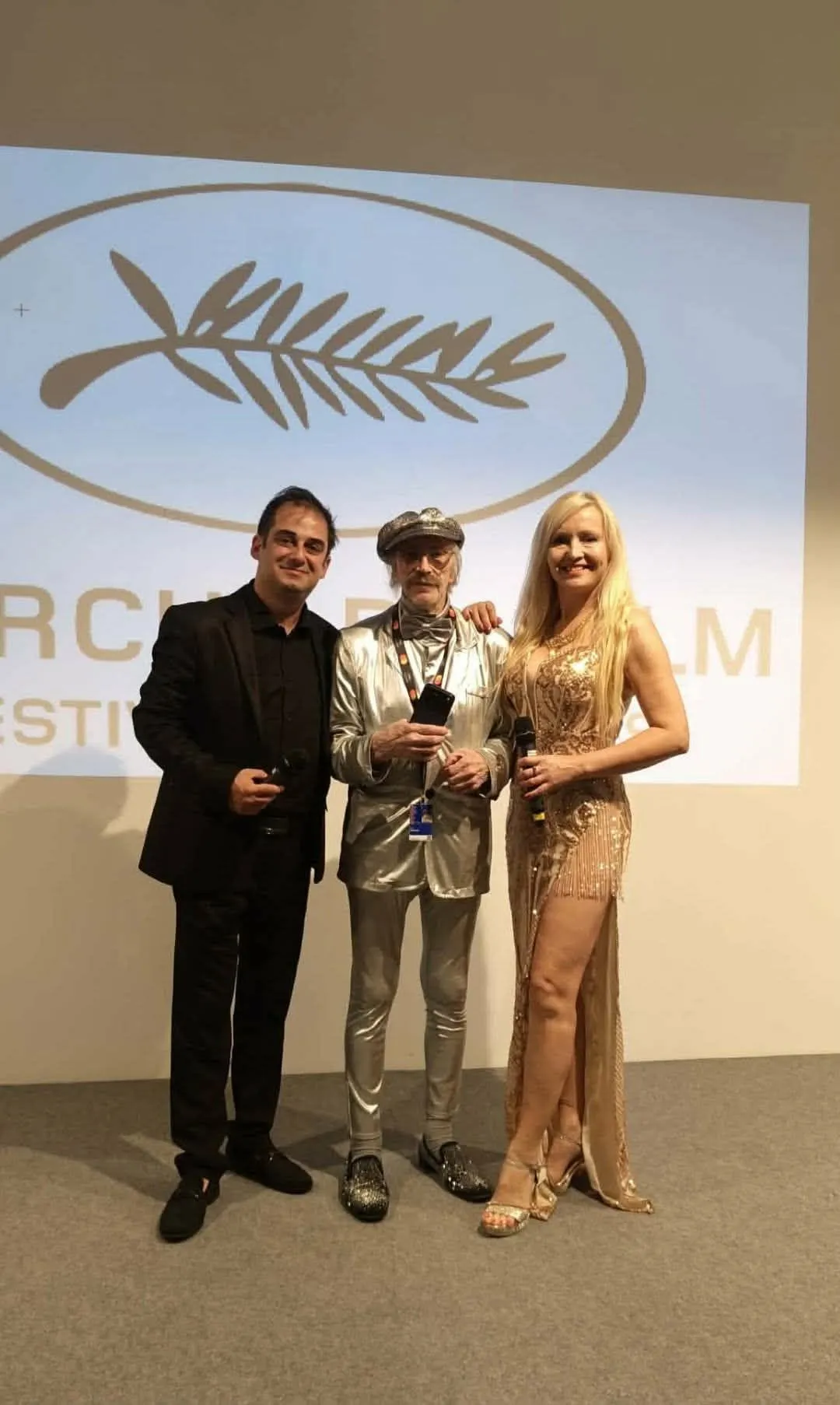 Kádár Mónika és Luigi díjat nyertek a Cannes-i Filmfesztiválon.
