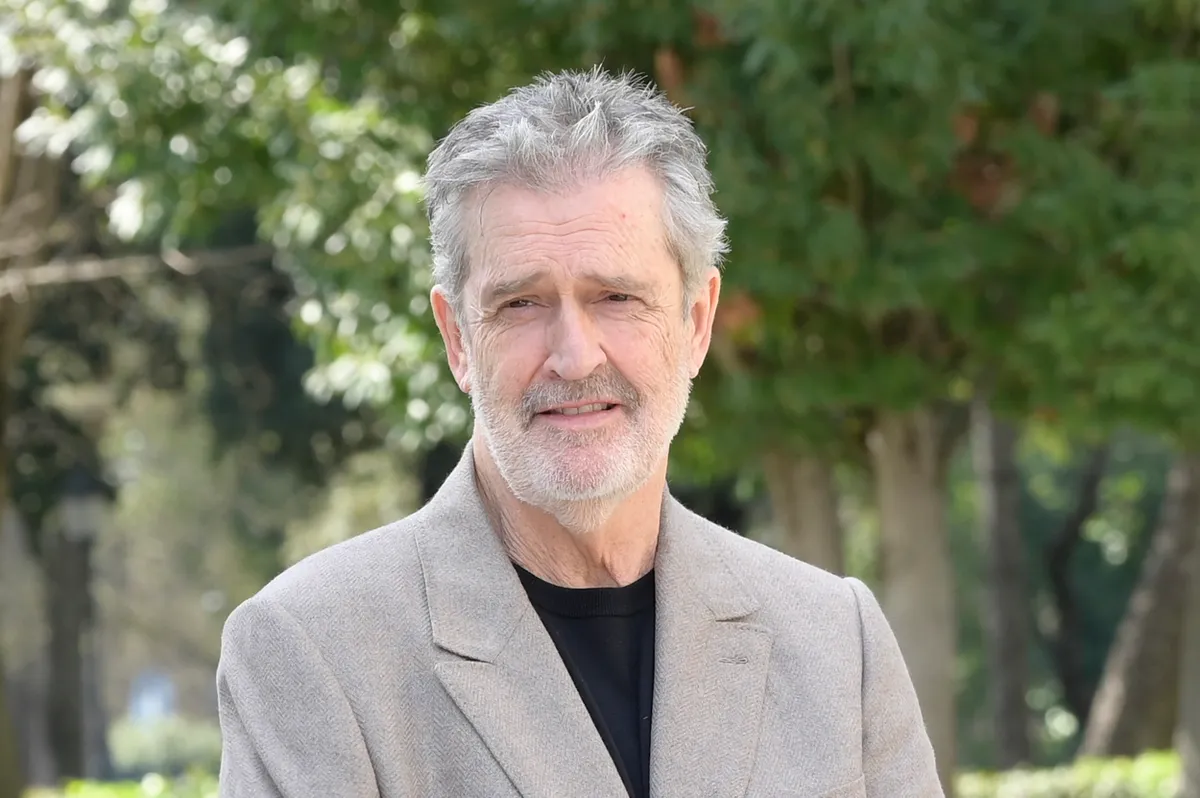 Rupert Everett portréja.