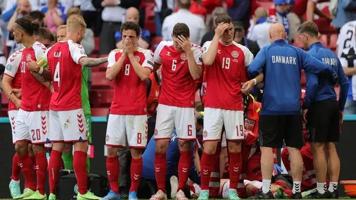 Eriksen megint összeesett a pályán