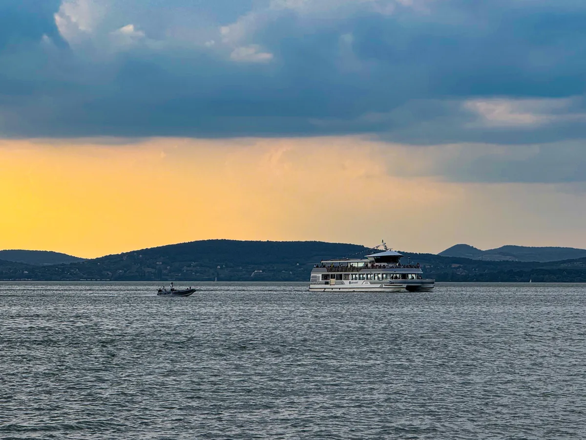 Halálos hajóbaleset gyűlésén omlott össze a vádlott