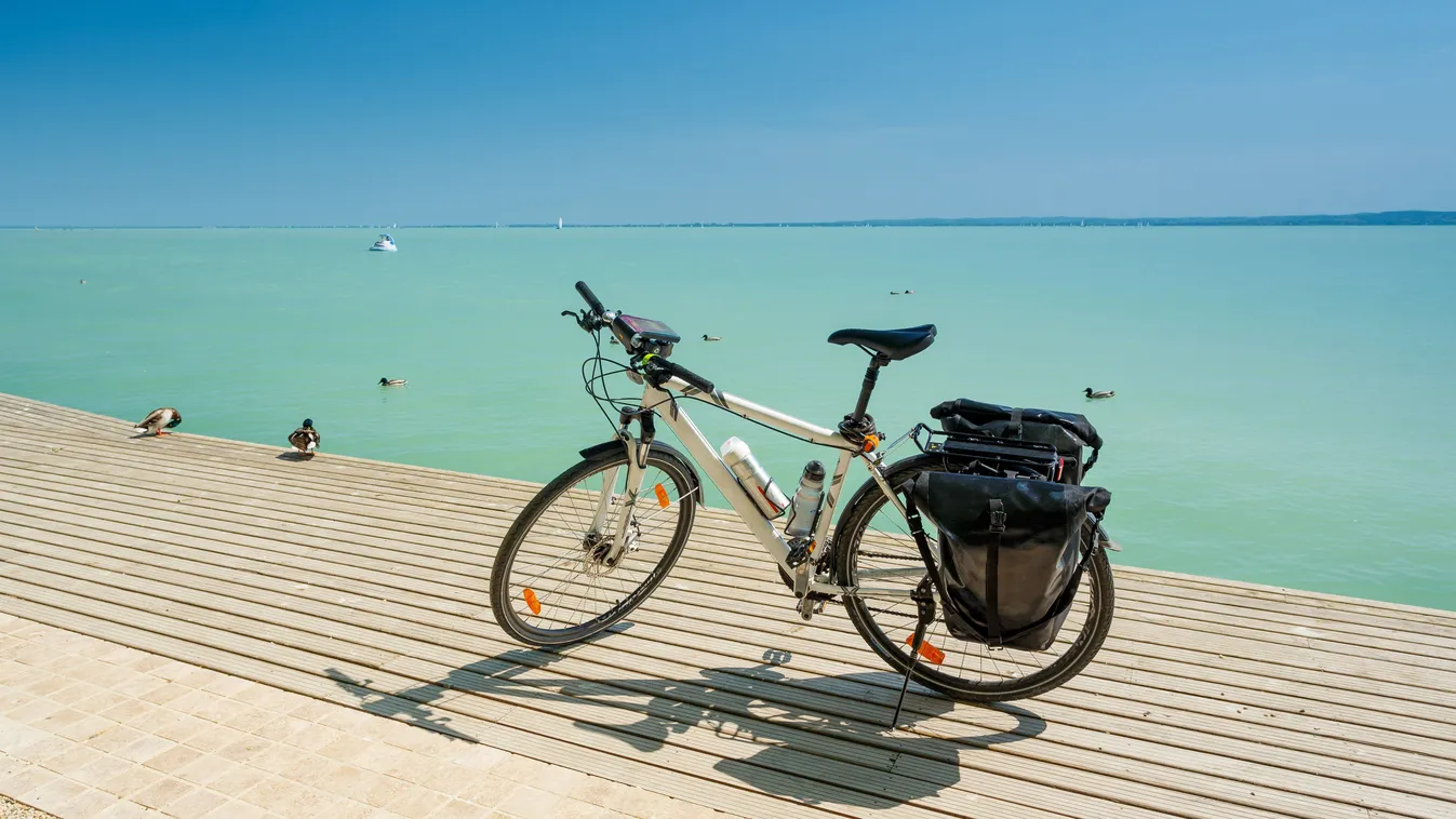Biciklitúra a magyar tenger körül: így éld túl életed első Balaton-körútját