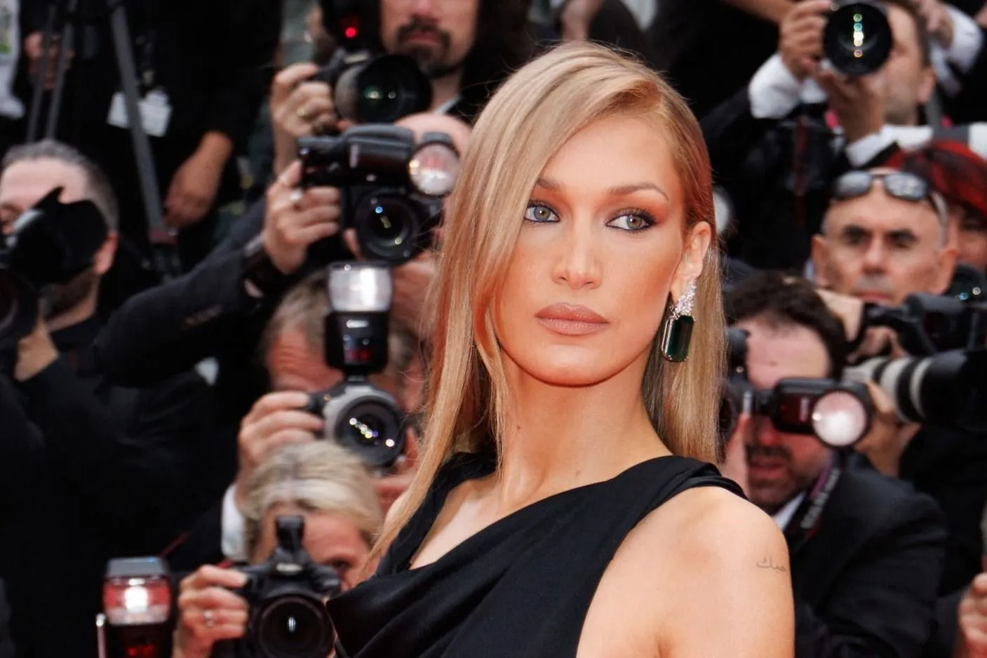 Bella Hadid aprócska fürdőruhában hajókázott