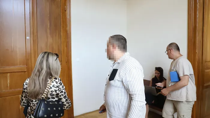 Zuglói gyilkosság: Károly szabadlábon védekezhet