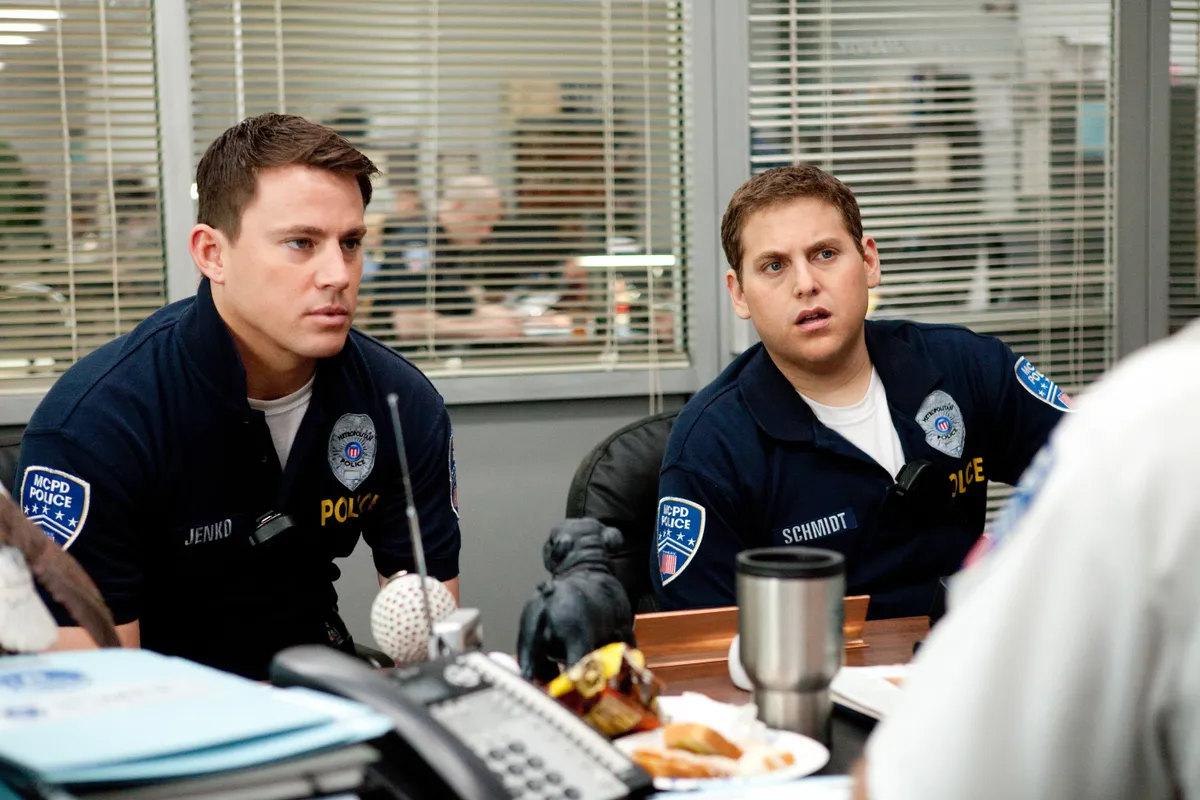 Jelenetkép a 21 Jump Street című filmből Channing Tatummal és Jonah Hillel.