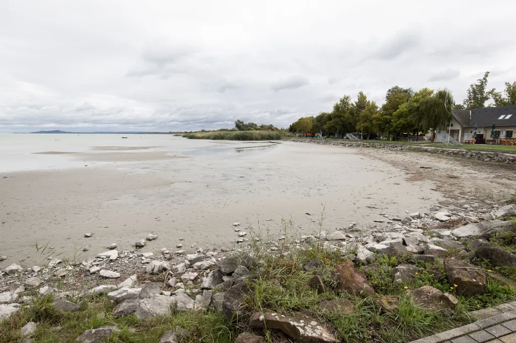 Aszály – Balaton, Velencei-tó, Ínség-szikla