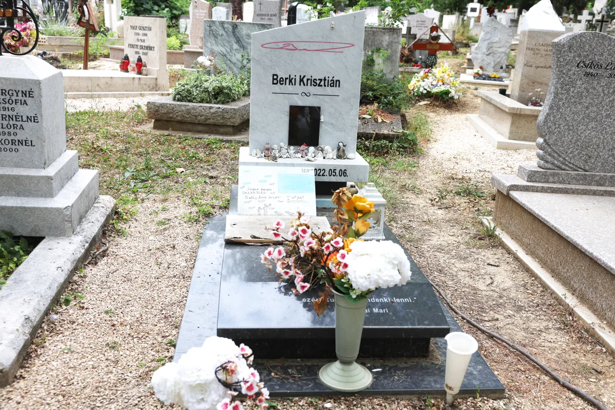 Berki Krisztián sírja a születésapján