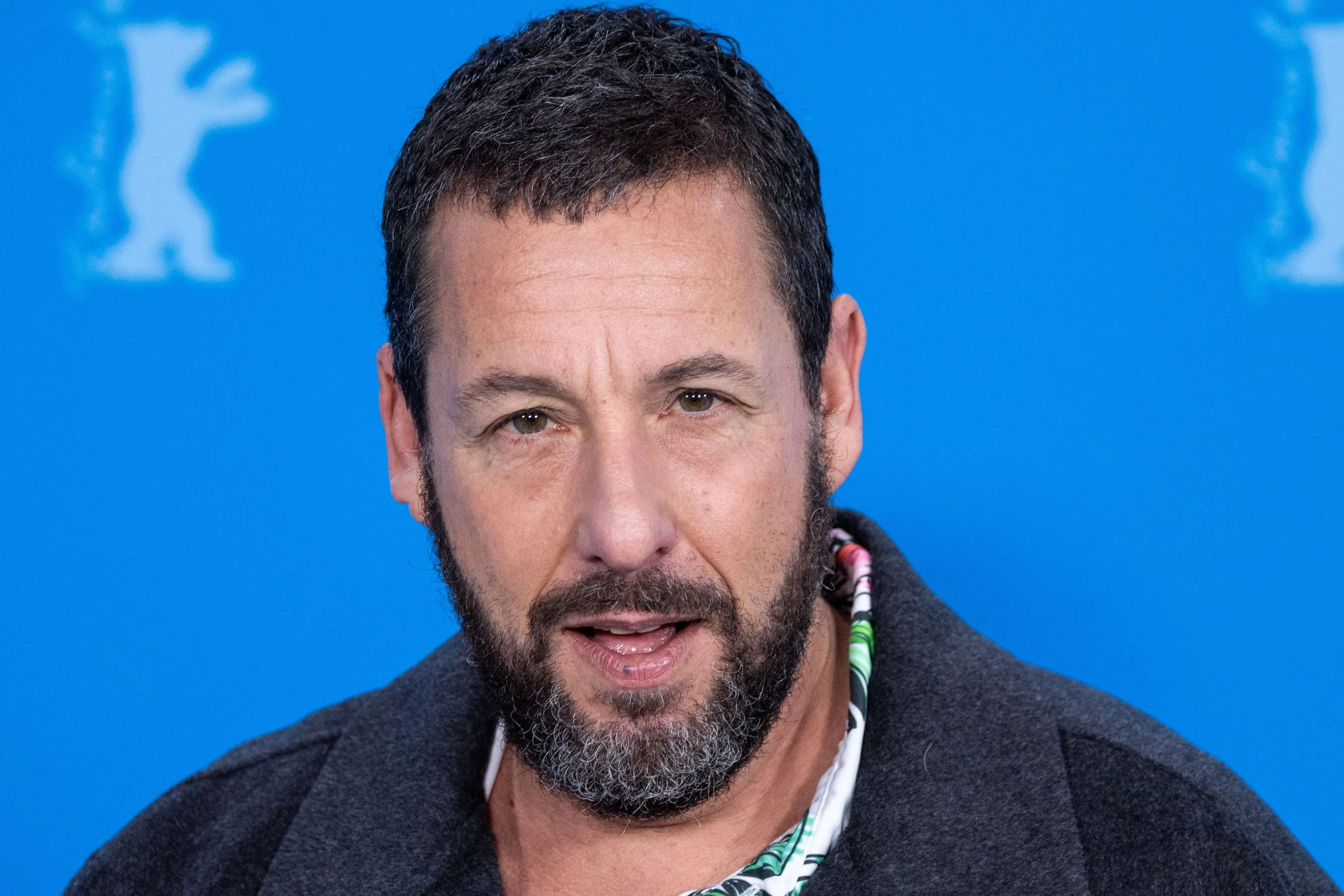 Adam Sandler hívta a zsarukat Taylor Swift esküvője után