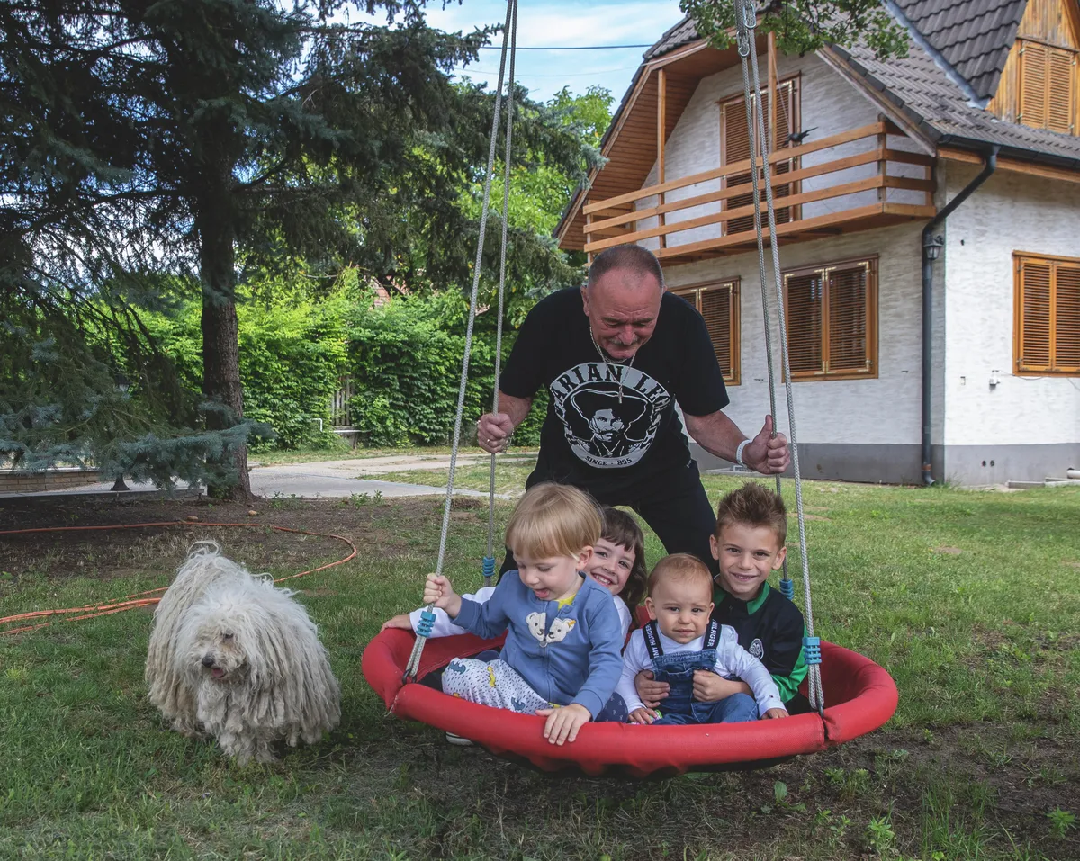 Nagy Feró igazi belevaló nagypapa.