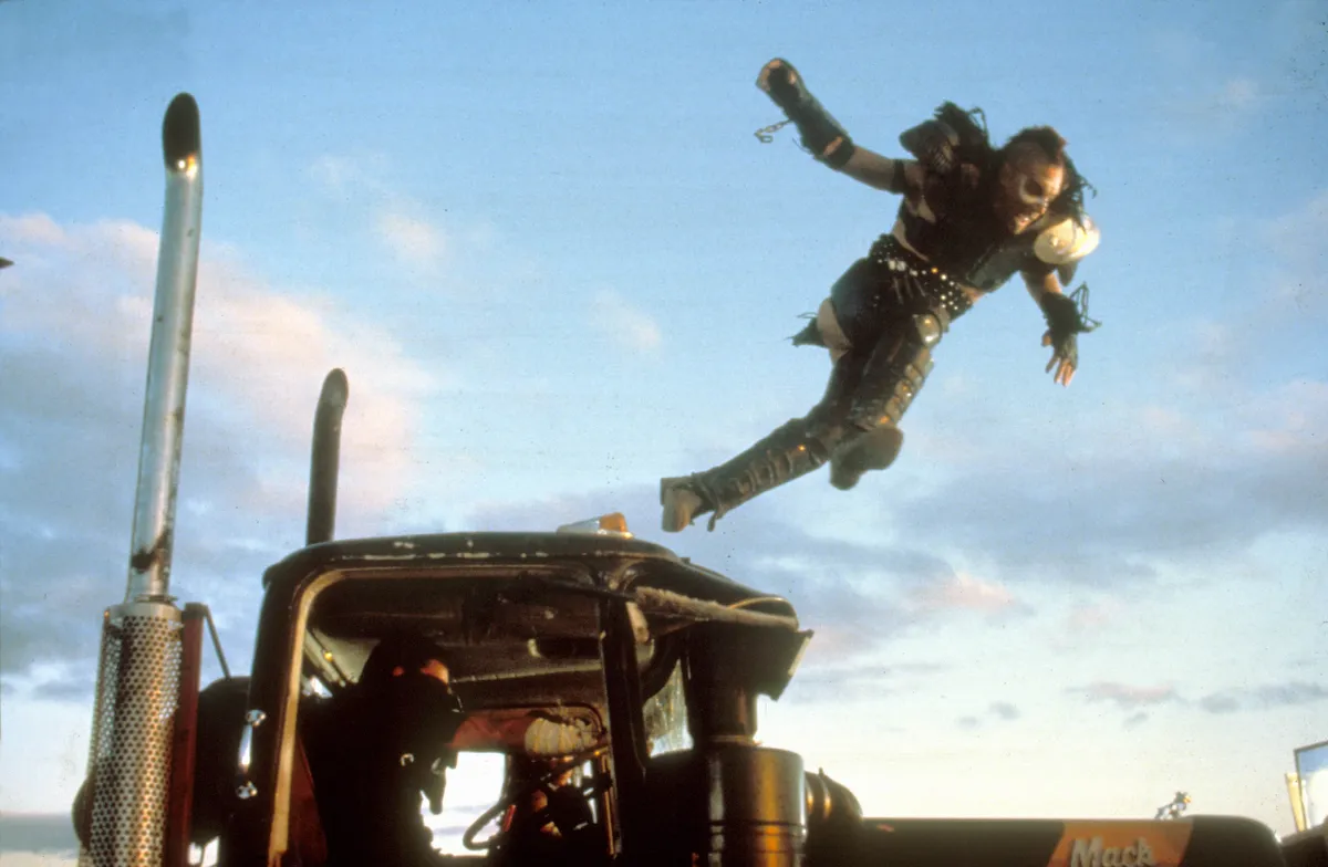 Mad Max 2. - Az országúti harcos sztárja, Mike Preston június 8-án hunyt el, a halálhírét felesége erősítette meg.
