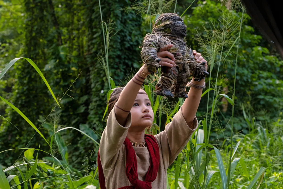 Kaylee Hottle a Godzilla Kong ellen című filmből is ismert.