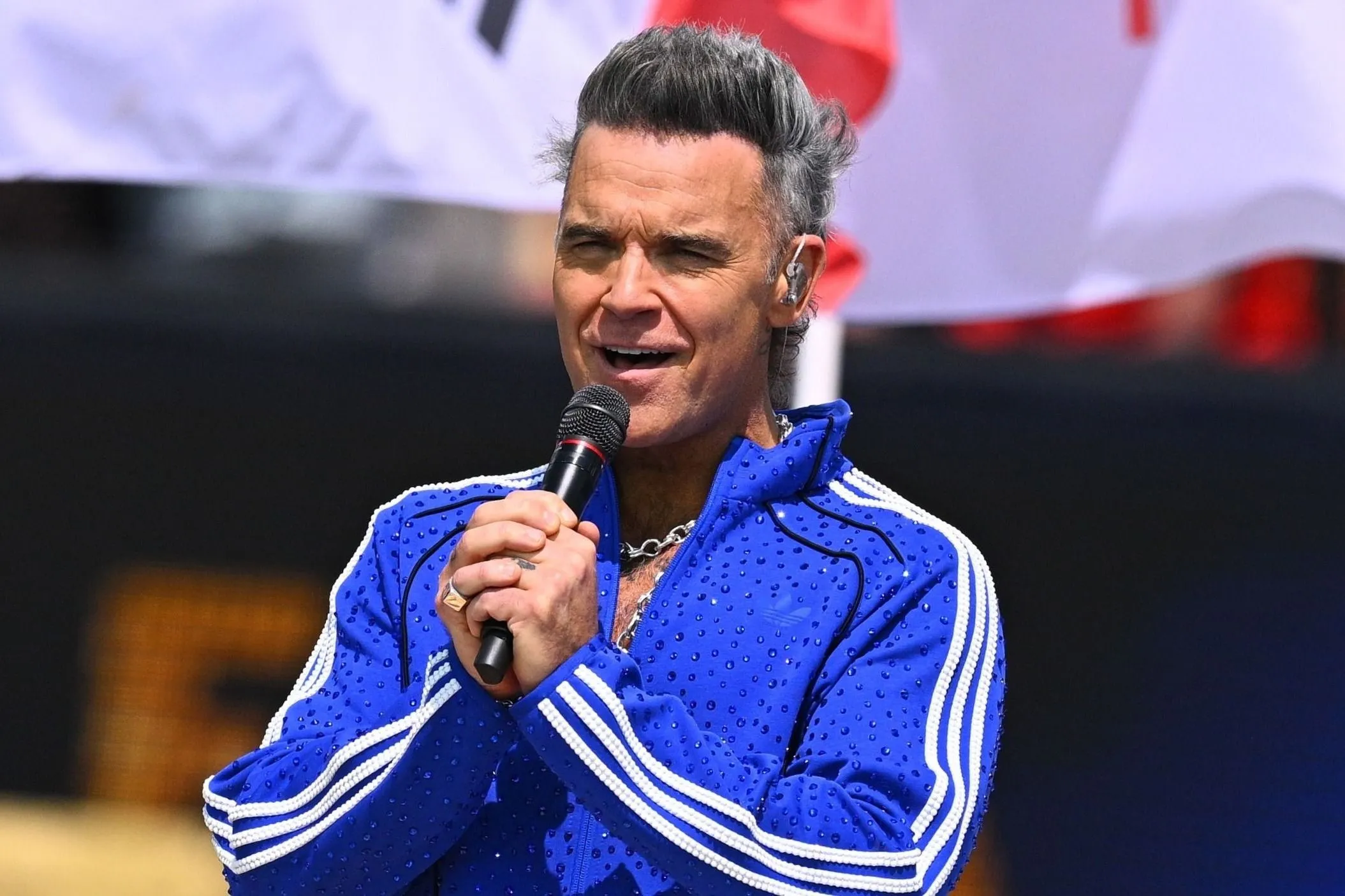 Robbie Williams reagált a róla terjedő drogvádakra