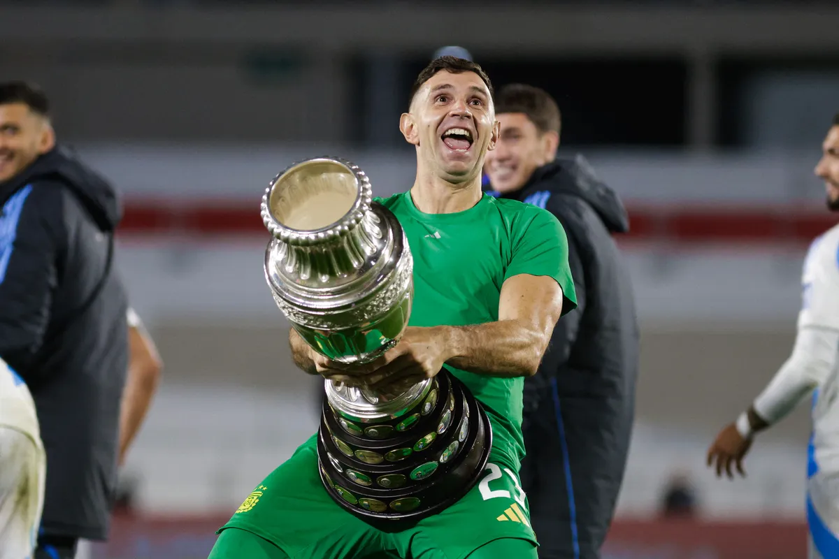 Emiliano Martínez a futballvilág egyik legfurcsább kapusa