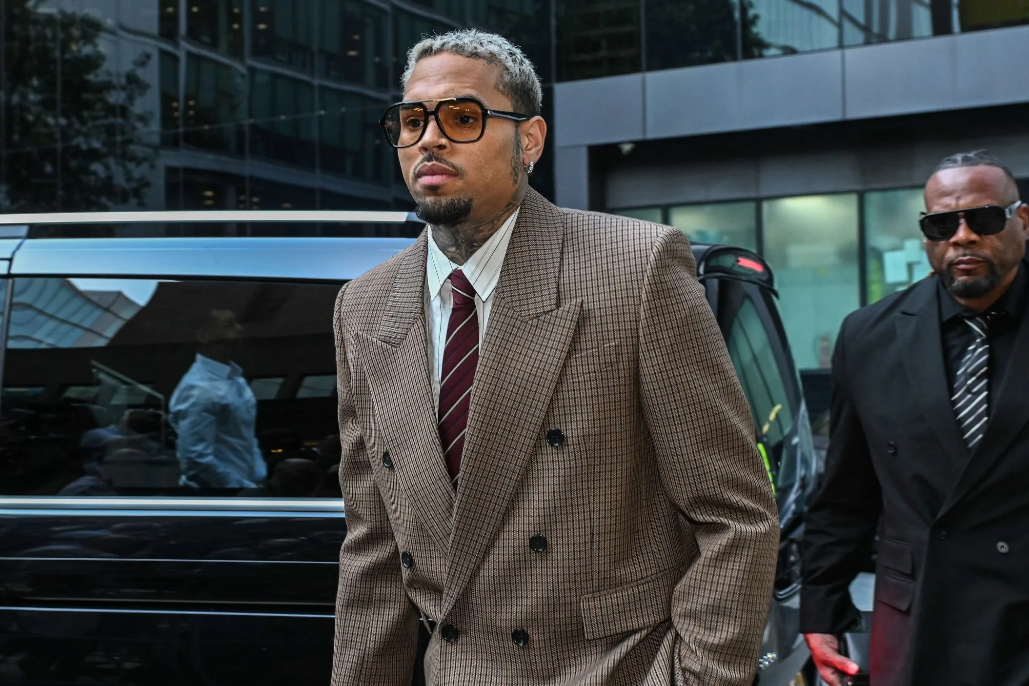 Chris Brownnak ezzel vége! 13 millió dollárt fizet az énekes