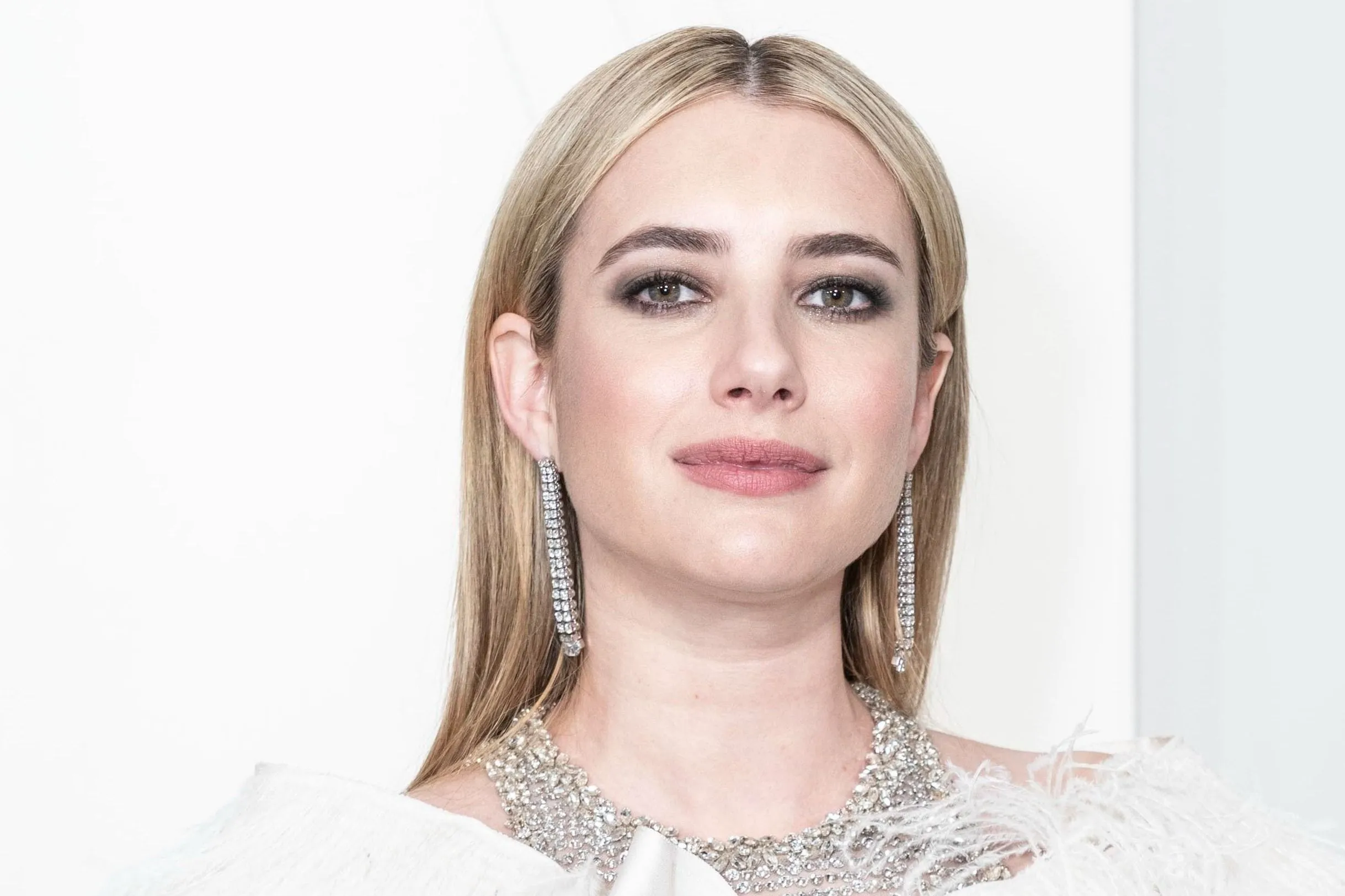 Julia Roberts unokahúga, Emma Roberts férjhez ment