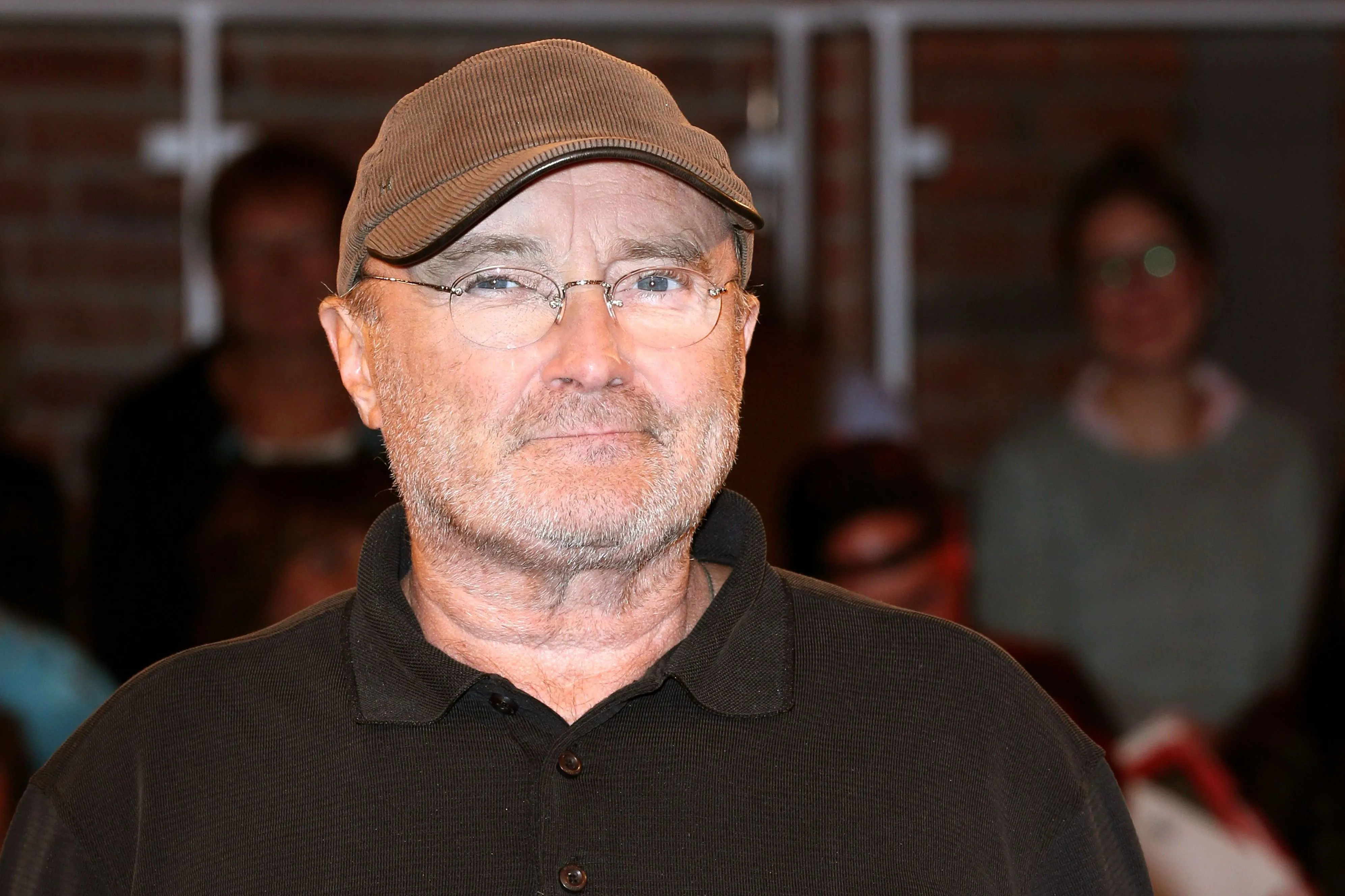 Phil Collins életveszélyes állapotba került az alkohol miatt
