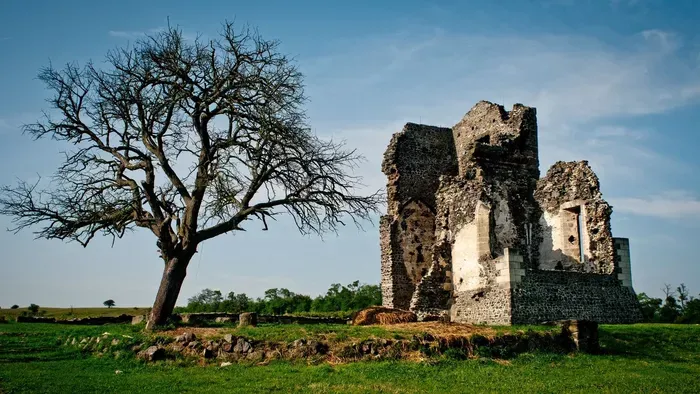 Itt találod a Balaton-felvidék legszebb romtemplomjait