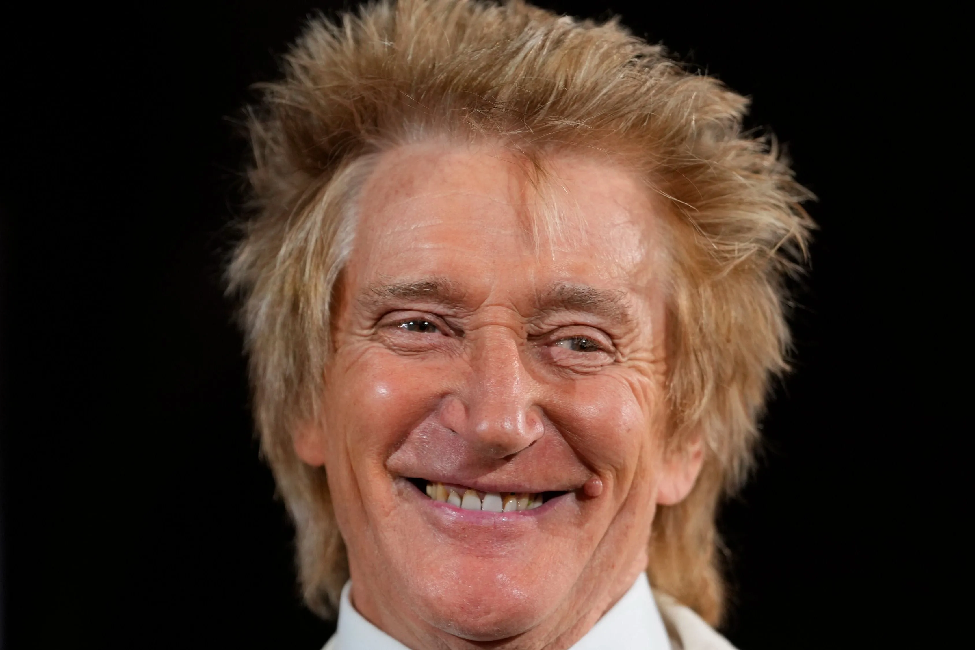 Rod Stewart egy orvosi beavatkozás miatt lemondta a turnéja összes további állomását